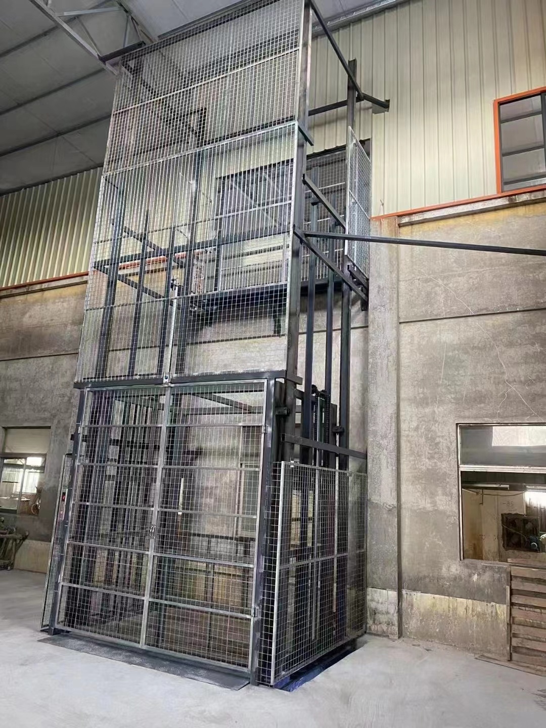 液壓升降貨梯遇到停(tíng)電的處理方(fāng)法,行業